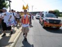 Nearly a thousand people march through Arlington to support immigration reform