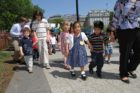 Students from Glebe Elementary School arrive at the 2011 White House Easter Egg Roll