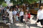 Students from Glebe Elementary School arrive at the 2011 White House Easter Egg Roll