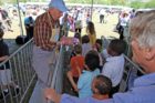 Students from Glebe Elementary School arrive at the 2011 White House Easter Egg Roll