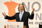Jeff Bridges, Gov. McDonnell visit Barcroft Elementary School
