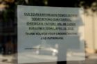 Sign on Cheesecake Factory due to power outage
