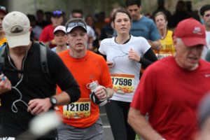 Marine Corps Marathon scenes in Pentagon City (photo by ARLnow.com)