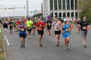 Marine Corps Marathon scenes in Pentagon City (photo by ARLnow.com)