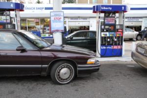 Cheap gas promotion on Columbia Pike
