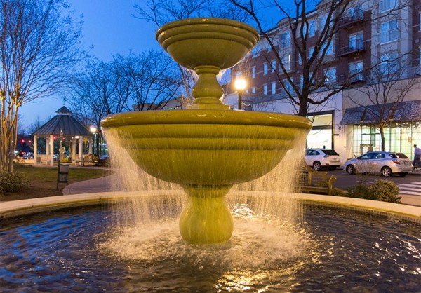 Clarendon Fountain (Flickr pool photo by ddimick)