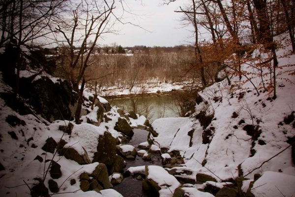 Snow overlooking the Potomac (Flickr pool photo by lifeinthedistrict)