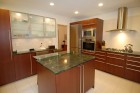 Steve kitchen to glass cabinets_825x552