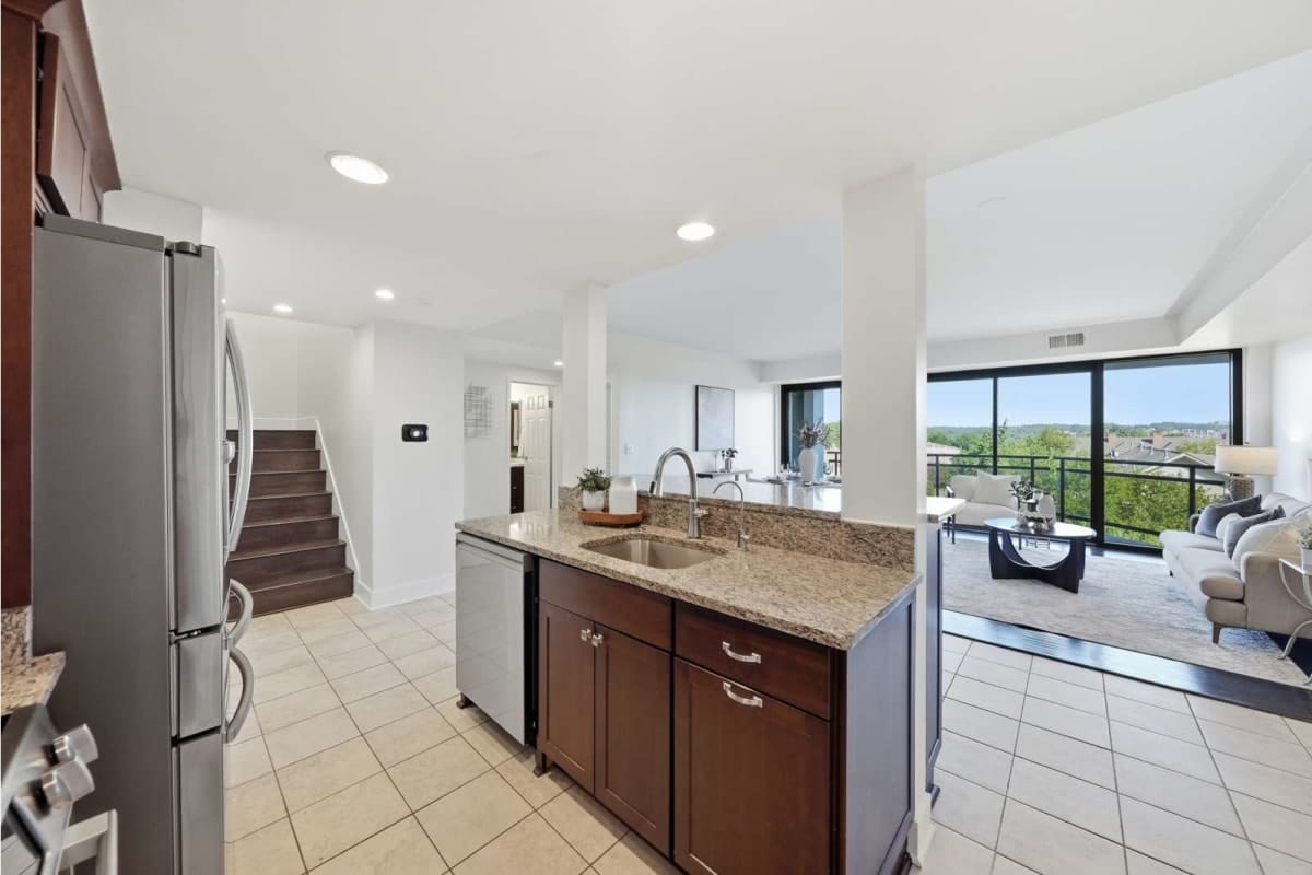 1530 Key Blvd #520