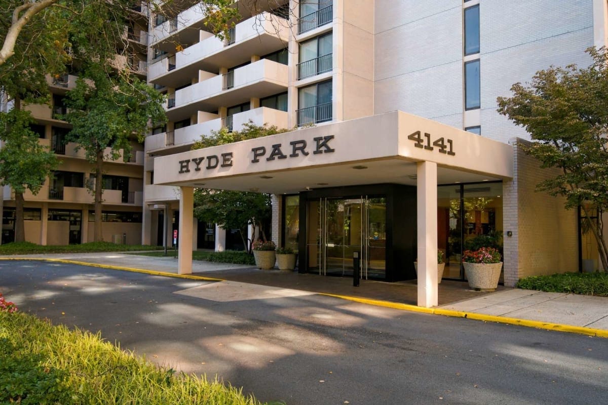 4141 N Henderson Rd, #210