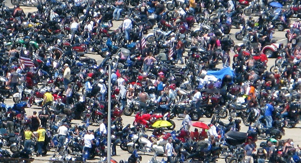 Rolling Thunder rally in the Pentagon north parking lot (file photo)