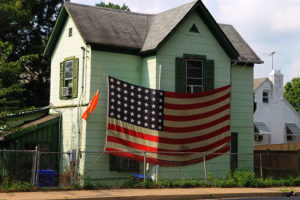 Patriotic house on Washington Blvd (photo by Katie Pyzyk)