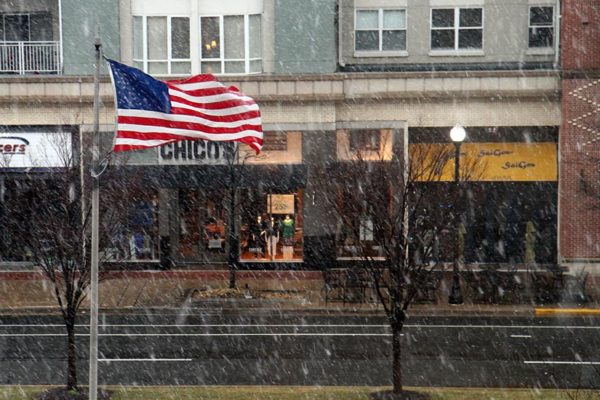 Snow falling on Pentagon Row